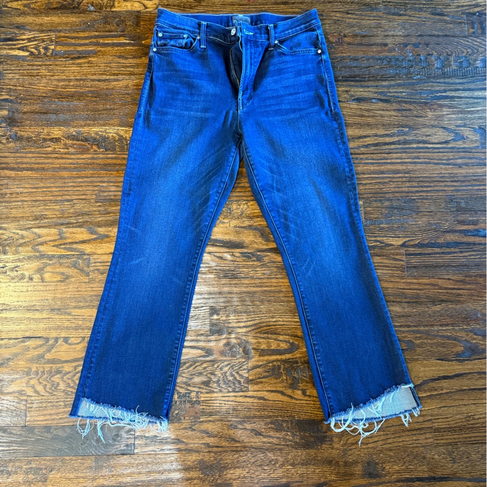 Mother the insider crop step fray Jean in tongue in cheek